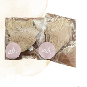 AB Assorted Various Theme medium (5pcs)